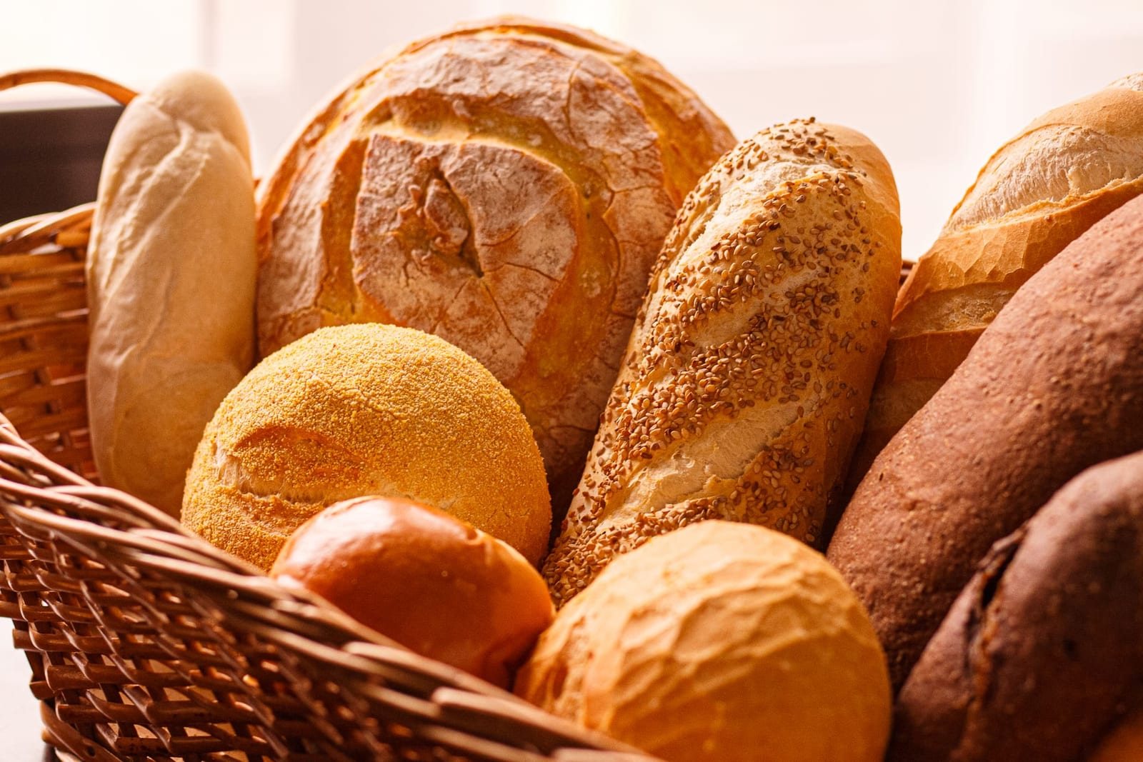 Pães saindo da produção da Semente da Terra